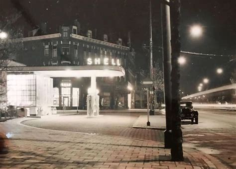 Shell Station Op Het Middellandplein Rotterdam The Netherlands