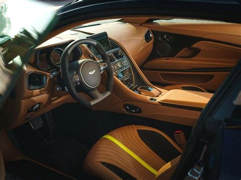 Aston Martin Db Amr Current Interior Avec Images