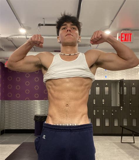 Gay Yaoi On Twitter RT Chrissstonerr Flexing Hard Flexing Hard