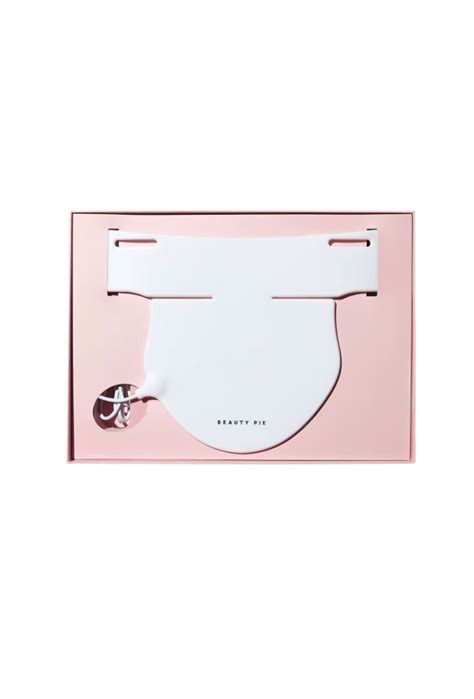 7 Skincare Trends Experts Say Will Take Off in 2025 | Who What Wear