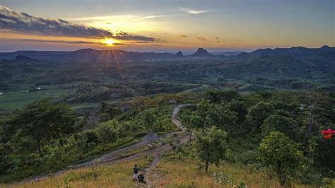 Negeri Atas Angin Tempat Wisata Dengan Pemandangan Alam Indah Dan