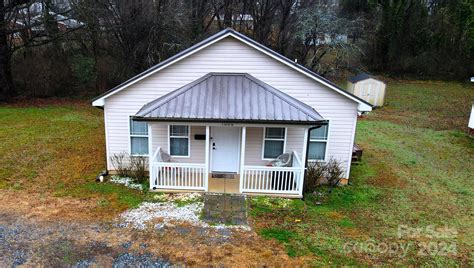 1006 E Lincoln St Lincolnton Nc 28092 Mls 4108235 Coldwell Banker