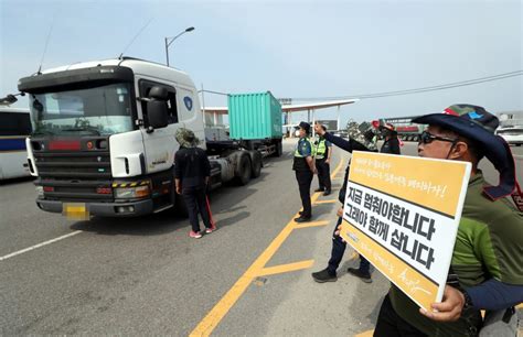 談判破裂韓國卡車司機續罷工 癱瘓工業及港口物流 國際 中央社 Cna