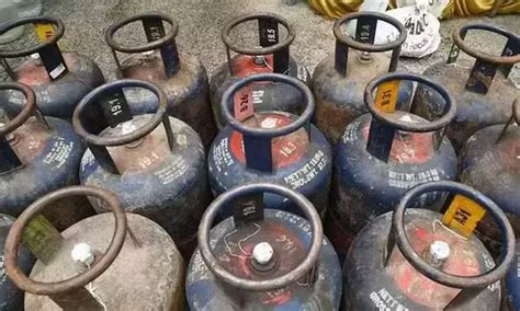 Oil Companies Hike Commercial LPG Price By Rs 25 5 Per Unit