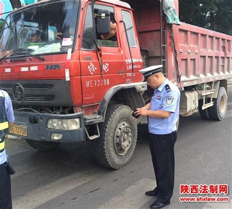 「零點」出擊 鐵腕治霾 渭南白水交警城區中隊堅決打贏藍天保衛戰 每日頭條