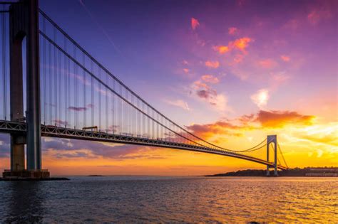 Verrazzano-Narrows Bridge, USA (with Map & Photos)