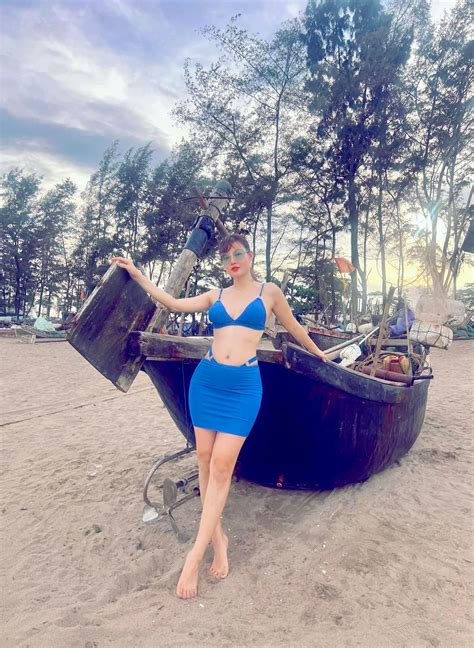 Diễn viên Thanh Hương tung ảnh bikini khoe vòng