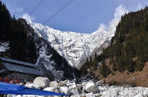 landscape view  kullu valley  winters manali himachal pradesh