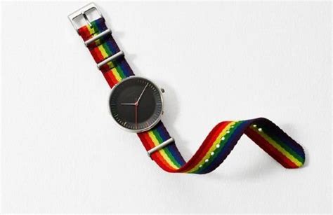 La Moda Se Une Al Mes Del Orgullo Gay Gayperu Entretenimiento Gay Noticias Gays Chat Gay