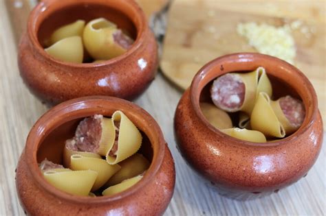 Макароны сапожки фаршированные с фаршем – рецепт в духовке и на сковороде