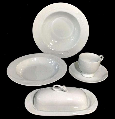 Lot 35 Mikasa Classic Flair White Dinnerware