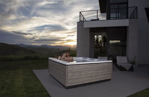 Bullfrog Spas Stil7 Hot Tubs And Swim Spas