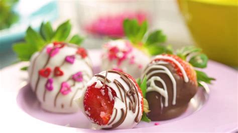 Fresas Cubiertas con Chocolate Recetas Fáciles Food Network