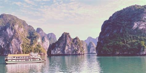 27 Must-know Halong Bay Cruise Tips - A Piece of Travel