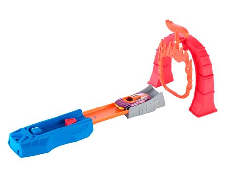 Ripley AUTOS Y PISTAS HOT WHEELS ACTION SET CLÁSICO DE ACROBACIAS MODELO ALEATORIO
