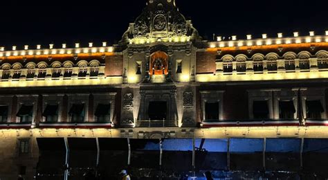 Colocan Vallas En Palacio Nacional Previo A Marcha Por Los 43