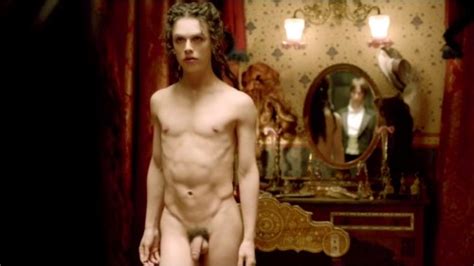 Omg He S Naked Penny Dreadful S Jonny Beauchamp Omg Blog