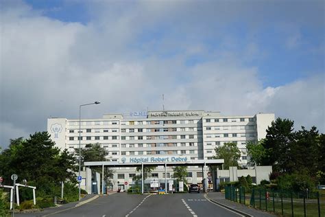 Hôpital Robert Debré à Paris Les Urgentistes Du Service Pédiatrique