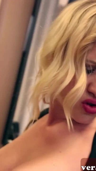Spektakulärer moment von Deutsche blonde Friseurin mit dicken titten