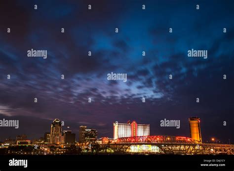 Shreveport skyline from louisiana boardwalk hi-res stock photography ...