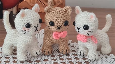 Part Amigurumi D Rt Ayak St Nde Duran Diki Siz Minnak Kedi Yap M