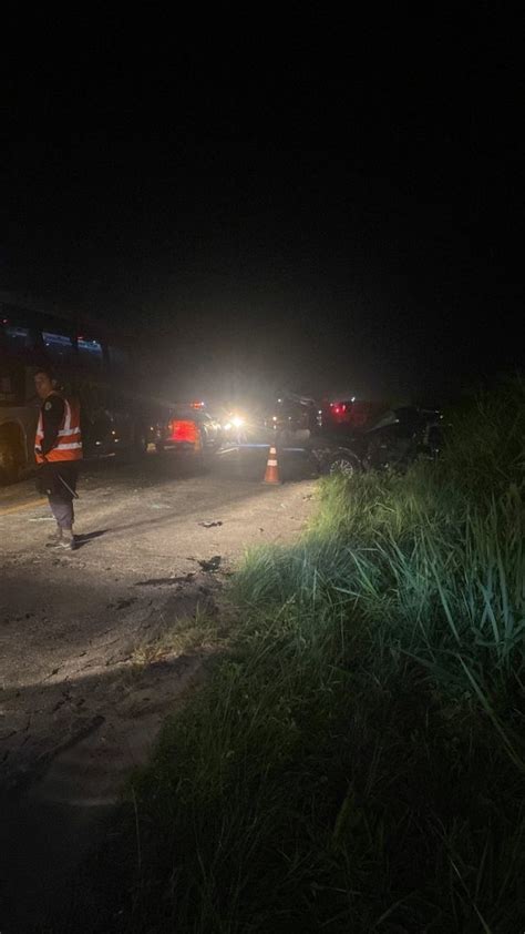 V Deo Batida Envolvendo Carro Van E Nibus Da Deixa Uma Homem