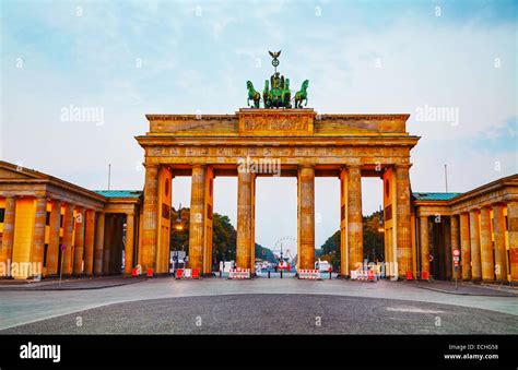 Brandenburger Tor Hi Res Stock Photography And Images Alamy