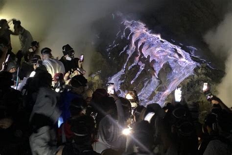 Gef Hrte Tour Zum Ijen Krater Blue Fire Banyuwangi Indonesien