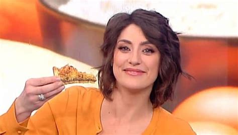 Il tumore così l ho scoperto Elisa Isoardi spiega come se n è accorta