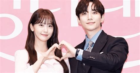 Yoona Y Junho Son Novios Estrellas Del Dorama King The Land