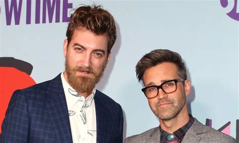 What Is The Net Worth Of Rhett McLaughlin? Bio, Wife, And Career