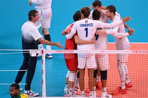 Volley Pour Laurent Tillie Les Bleus Qualifi S En Quarts Des Jo De