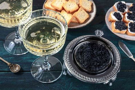 How to Pair Sparkling Wine with Food, Like a Pro