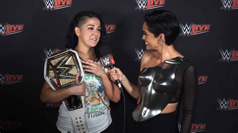 El secreto detrás del equipo que Bayley utilizó en el WWE SuperShow