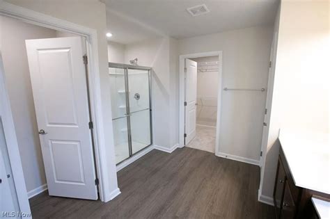 For Sale: 23521 Daisey Dr, Columbia Station, OH 44028 | realtor.com®