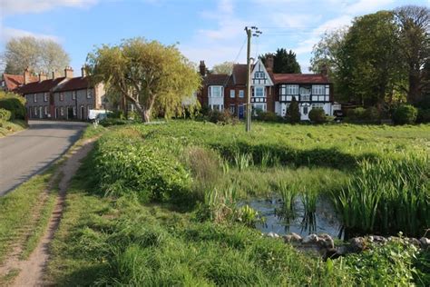 Small Pond By Sandy Lane Hugh Venables Cc By Sa Geograph