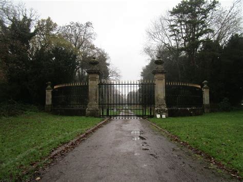 Gates To Ossington Hall © Jonathan Thacker Geograph Britain And Ireland