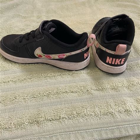 Nike | Shoes | Girls Black Nike Sneakers | Poshmark