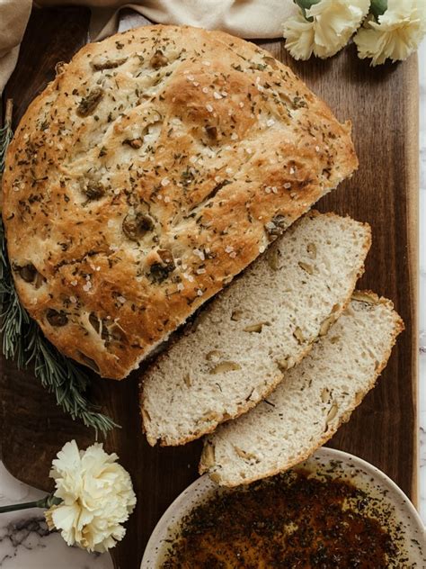 Skillet Rosemary Olive Bread