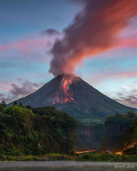 Gunung Merapi Dua Kali Keluarkan Awan Panas Guguran Pada Senin Sore