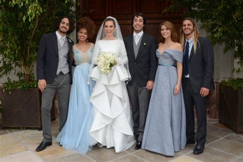 Foto Isabella Santoni Foi Madrinha Do Casamento De Bruna Ham Ao Lado