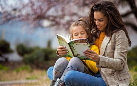 reading  books   stock  pictures royalty  images