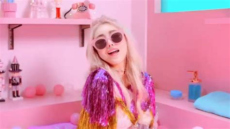 Wengie Cake Mv Luo Yi Official Youtube