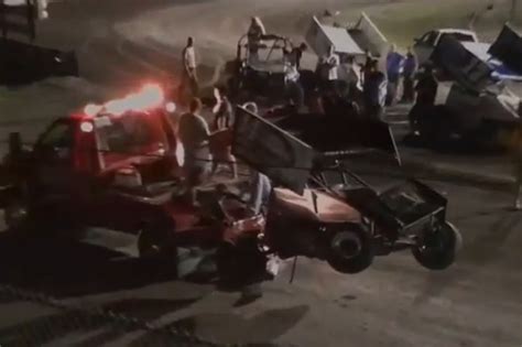 Video of Tony Stewart's sprint car wreck - SBNation.com