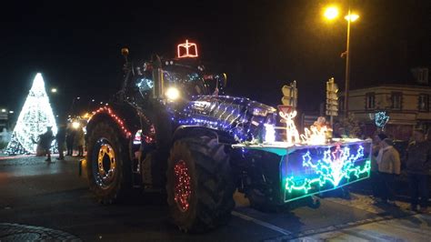 Photos Les Tracteurs Illumin S Ont Parad Dans Le Pays De Bray Et Les