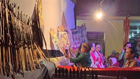 Pagelaran Wayang Kulit Jadi Puncak Peringatan Hardiknas Di Kabupaten