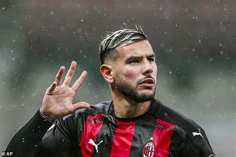 Theo Hernandez - Milan Theo Hernandez And Samuel Castillejo Shopping In The Center Theo ...