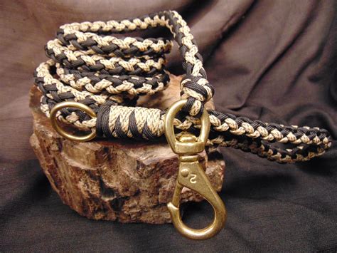 Eight Strand Leash In A Gaucho Braid Made With Paracord Braided