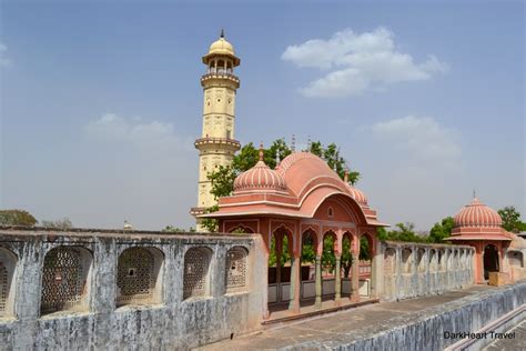 Exploring temples in Jaipur's Old City - Dark Heart Travel