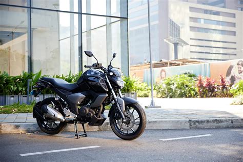 La Yamaha Fz Celebra Los A Os De La Saga